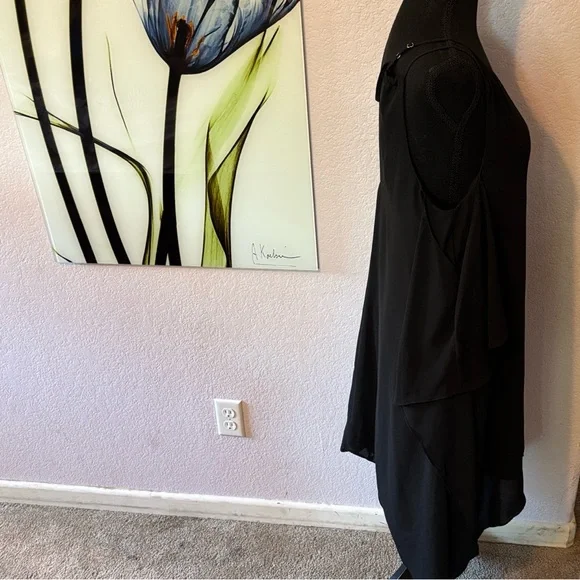 New dress size medium - Picture 3 of 6